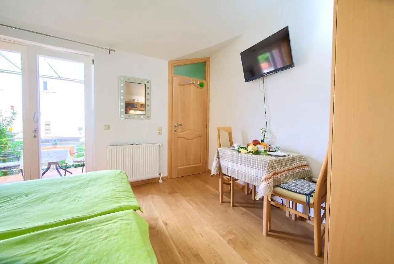 Apartment Vjeko Vantacici Croatia